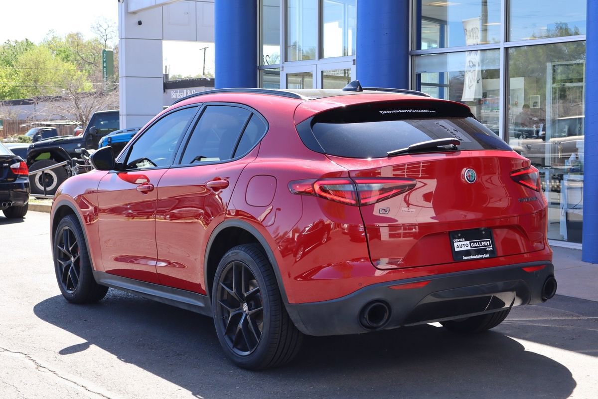 Used 2019 Alfa Romeo Stelvio Ti Sport w/ Quick Order Package 22S Sport AWD/4WD image 3