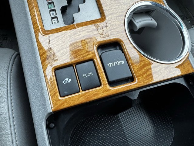 Used 2010 Toyota Highlander Limited image 21