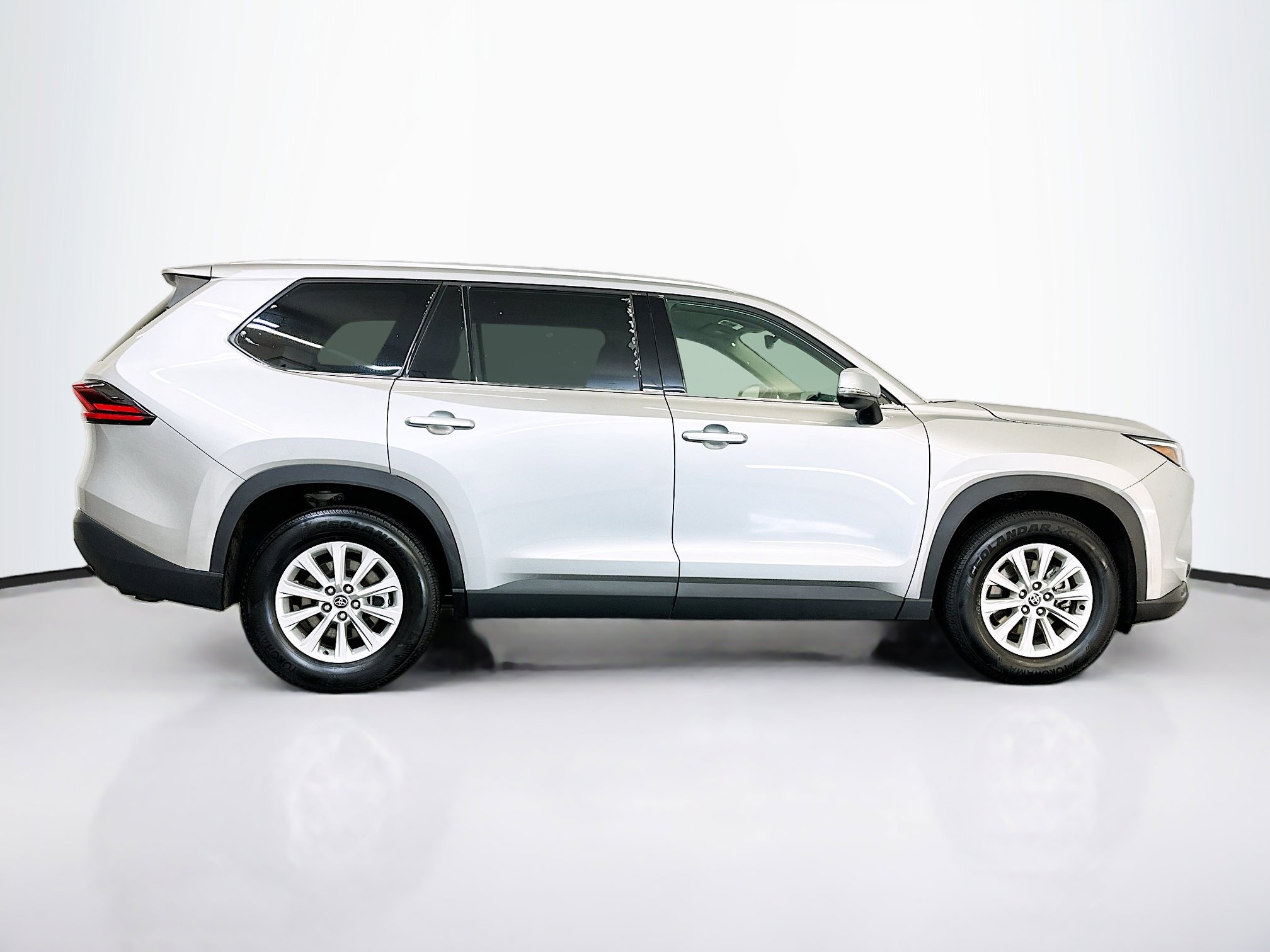 Used 2025 Toyota Grand Highlander AWD image 10