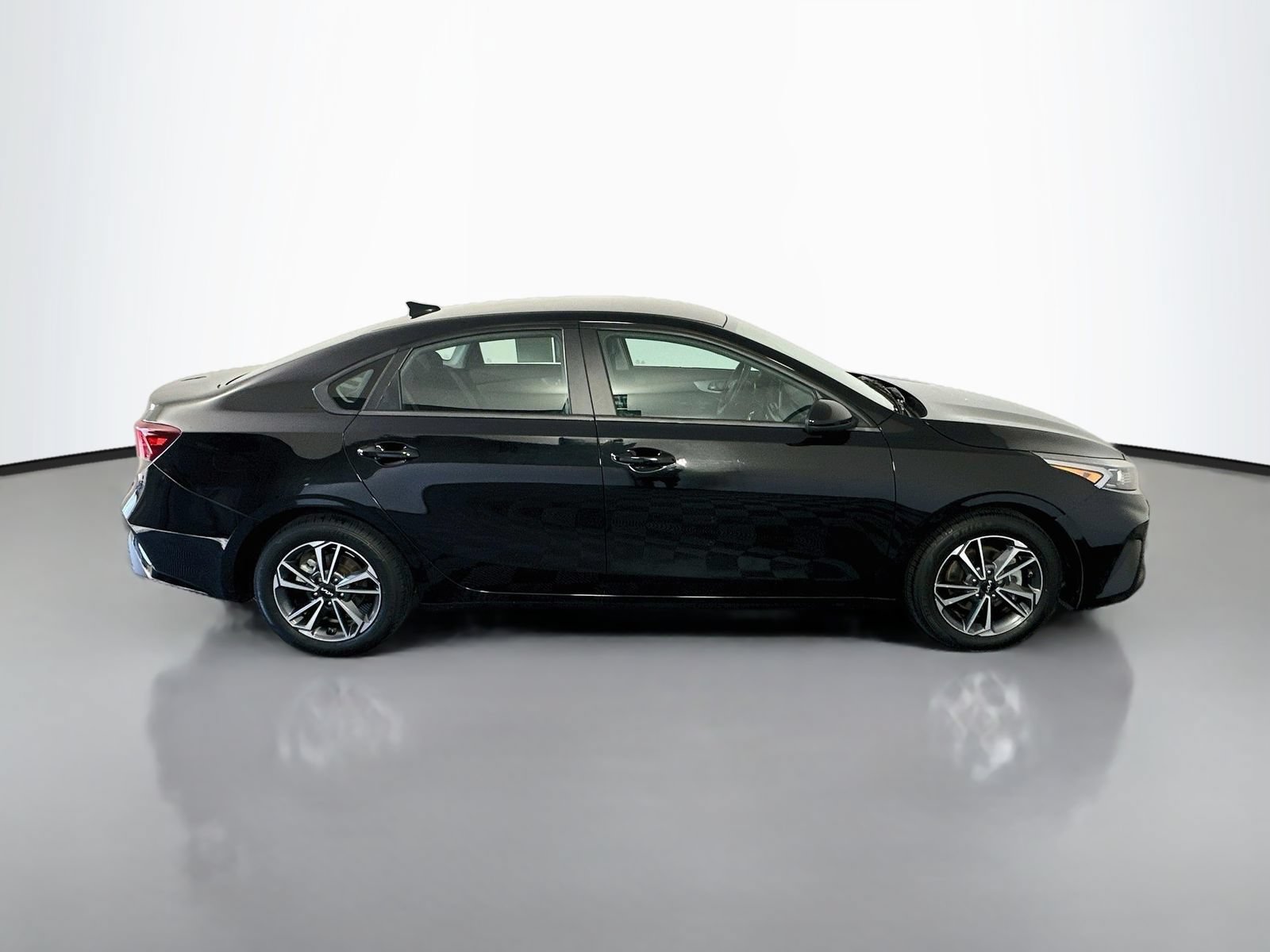 Used 2022 Kia Forte LXS FWD image 8