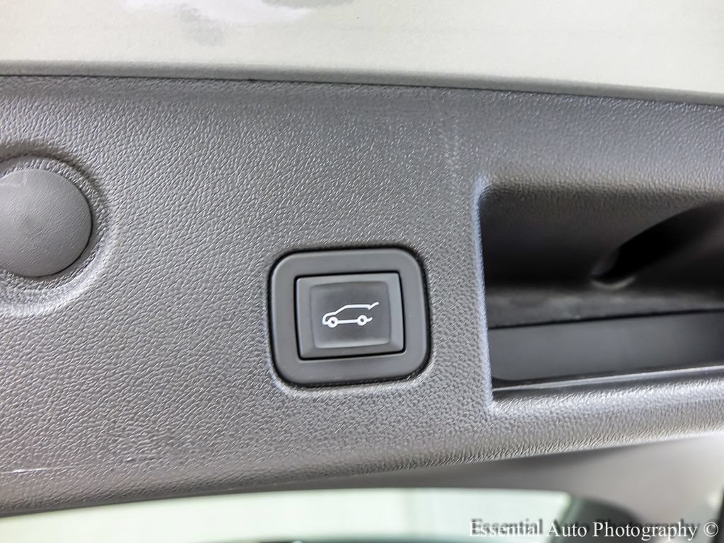 Used 2024 Chevrolet Equinox LT FWD image 21