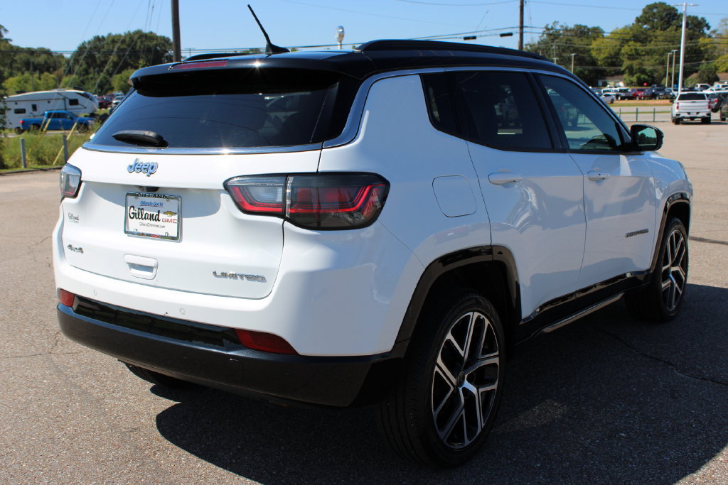 Used 2025 Jeep Compass Limited w/ Elite Group AWD/4WD image 5