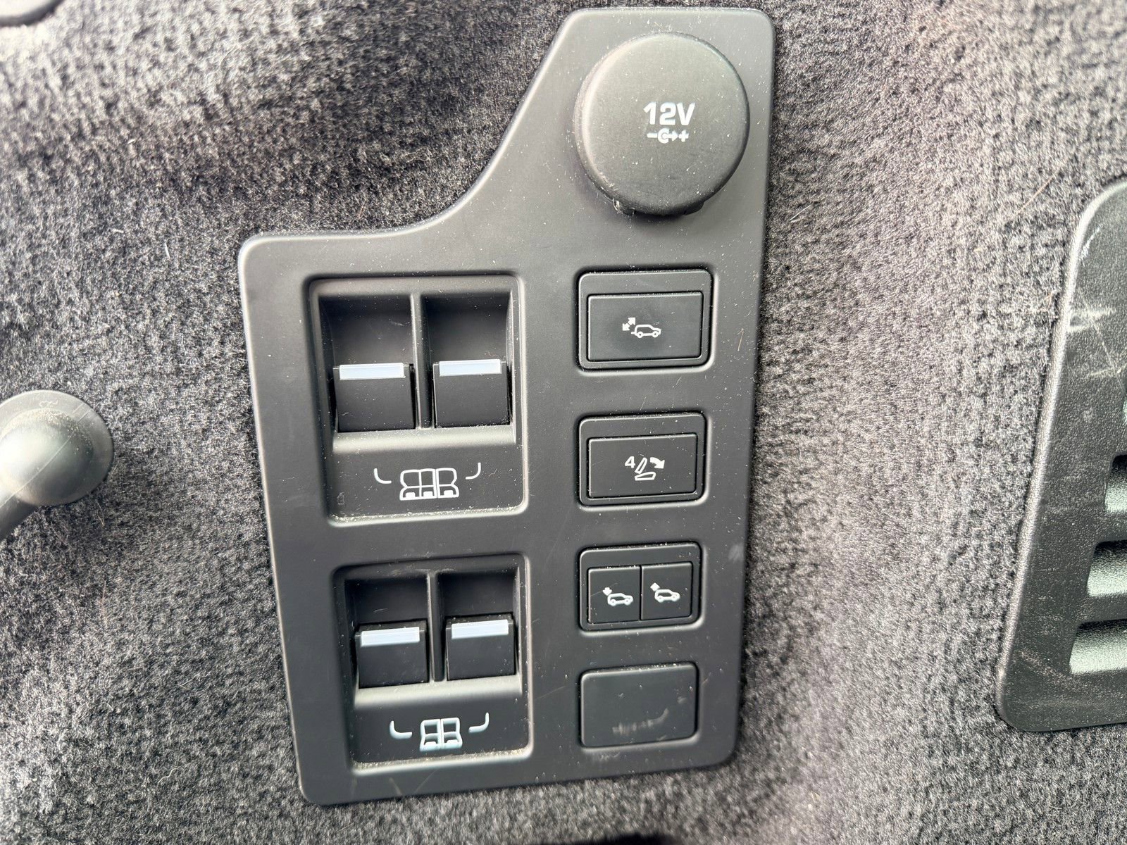 Used 2019 Land Rover Discovery HSE AWD/4WD image 23