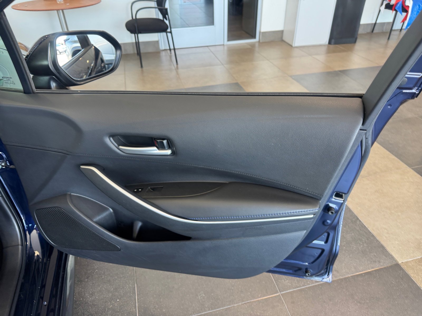Used 2020 Toyota Corolla SE w/ Carpet Mat Package (TMS) FWD image 16