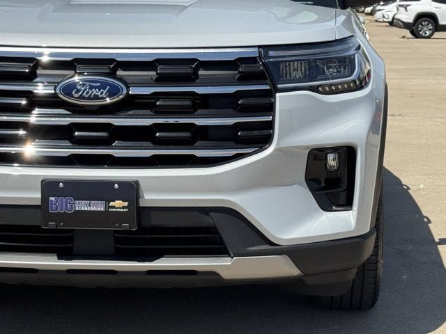 Used 2025 Ford Explorer Active w/ Active Comfort Package RWD image 10