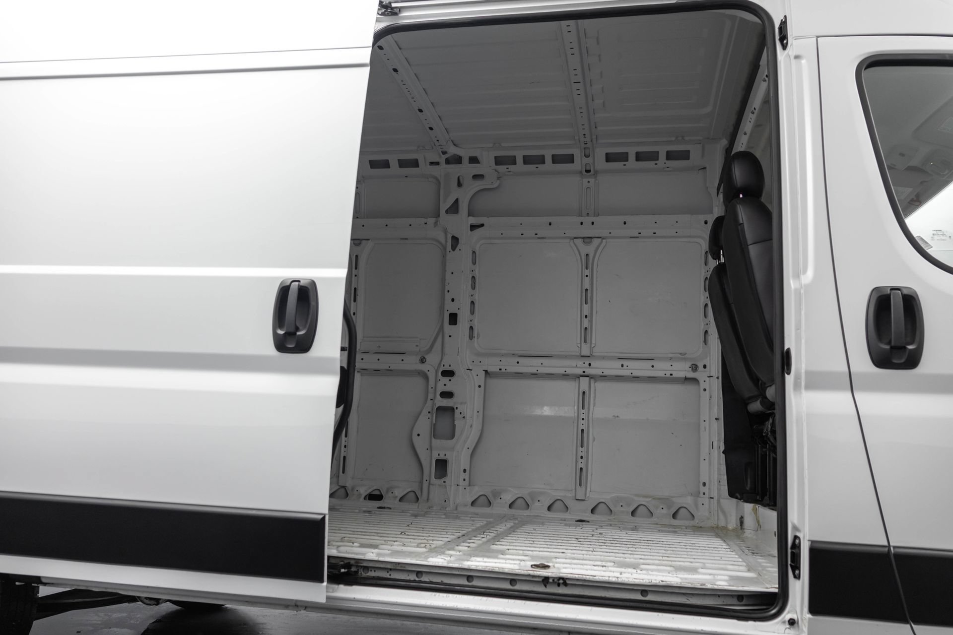 Used 2023 RAM ProMaster 2500 FWD image 35