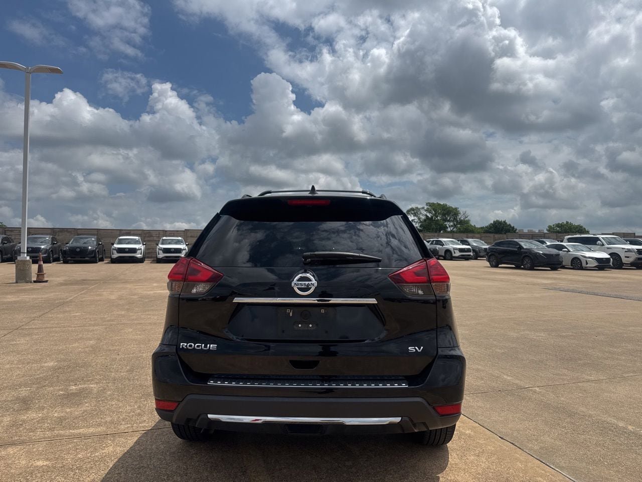 Used 2017 Nissan Rogue SV w/ Midnight Edition FWD image 19