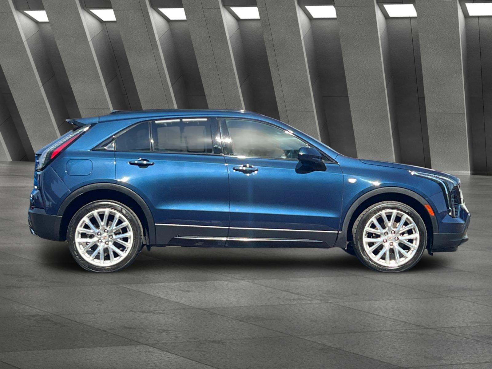 Used 2019 Cadillac XT4 Sport FWD image 3