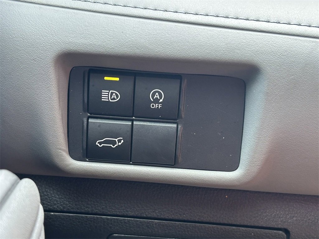 Certified 2023 Toyota Highlander XLE image 21