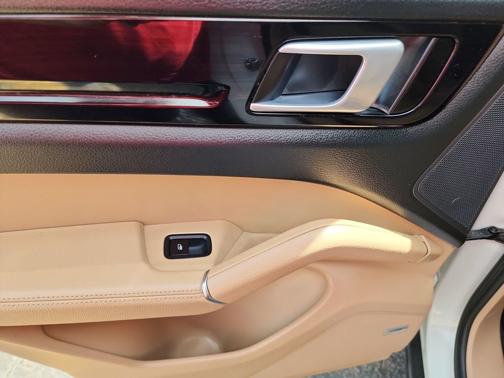 Used 2020 Porsche Cayenne AWD/4WD image 37