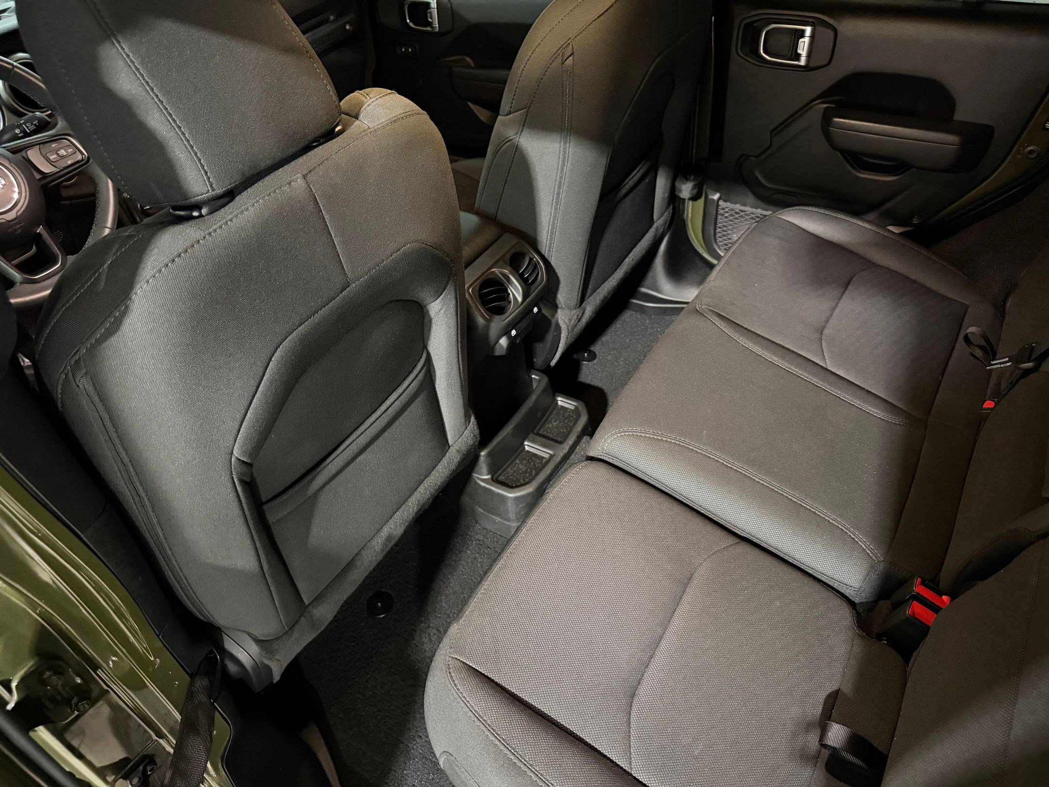 Used 2023 Jeep Wrangler Unlimited image 32