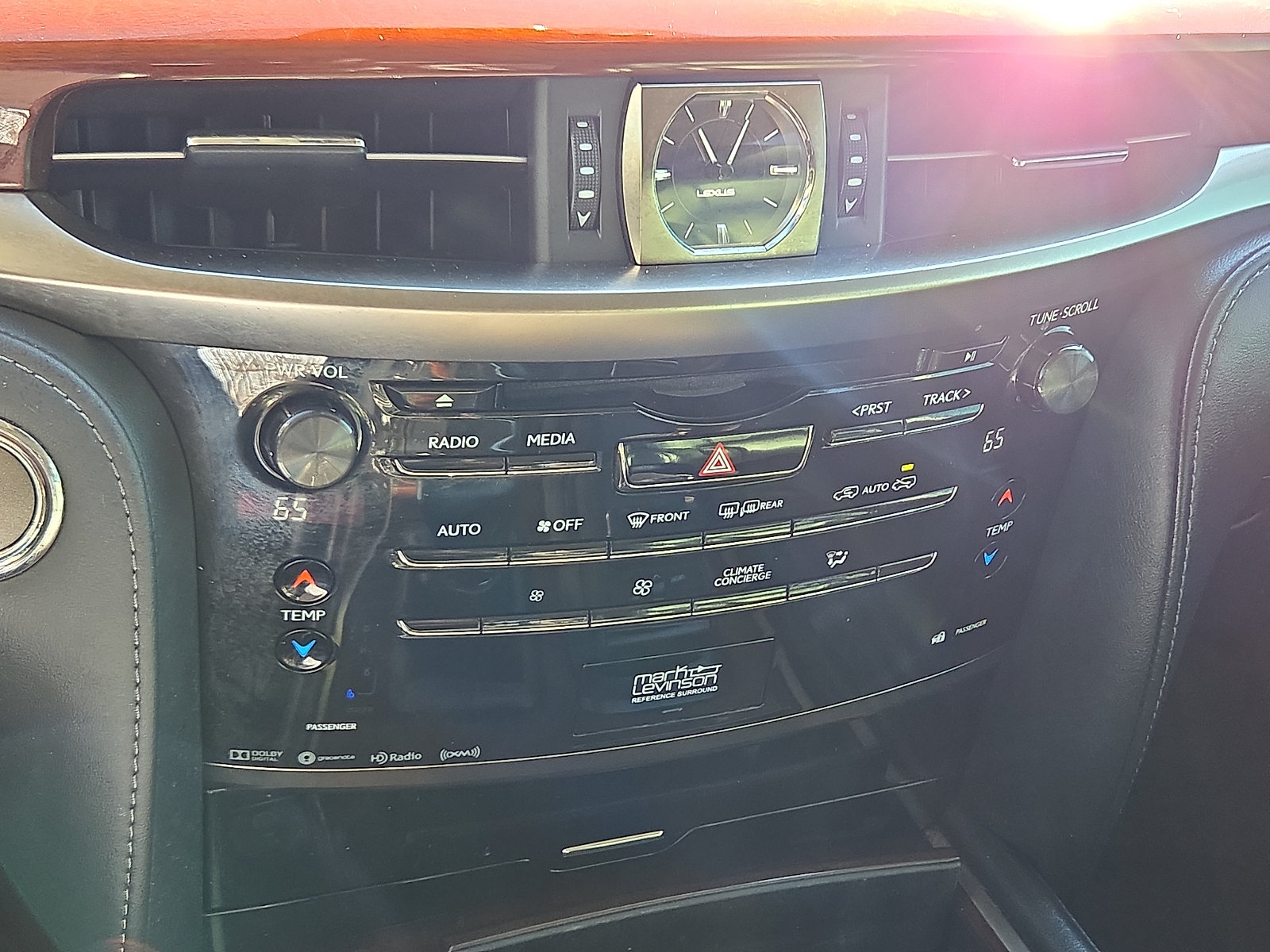 Used 2017 Lexus LX 570 4WD w/ Luxury Package image 21