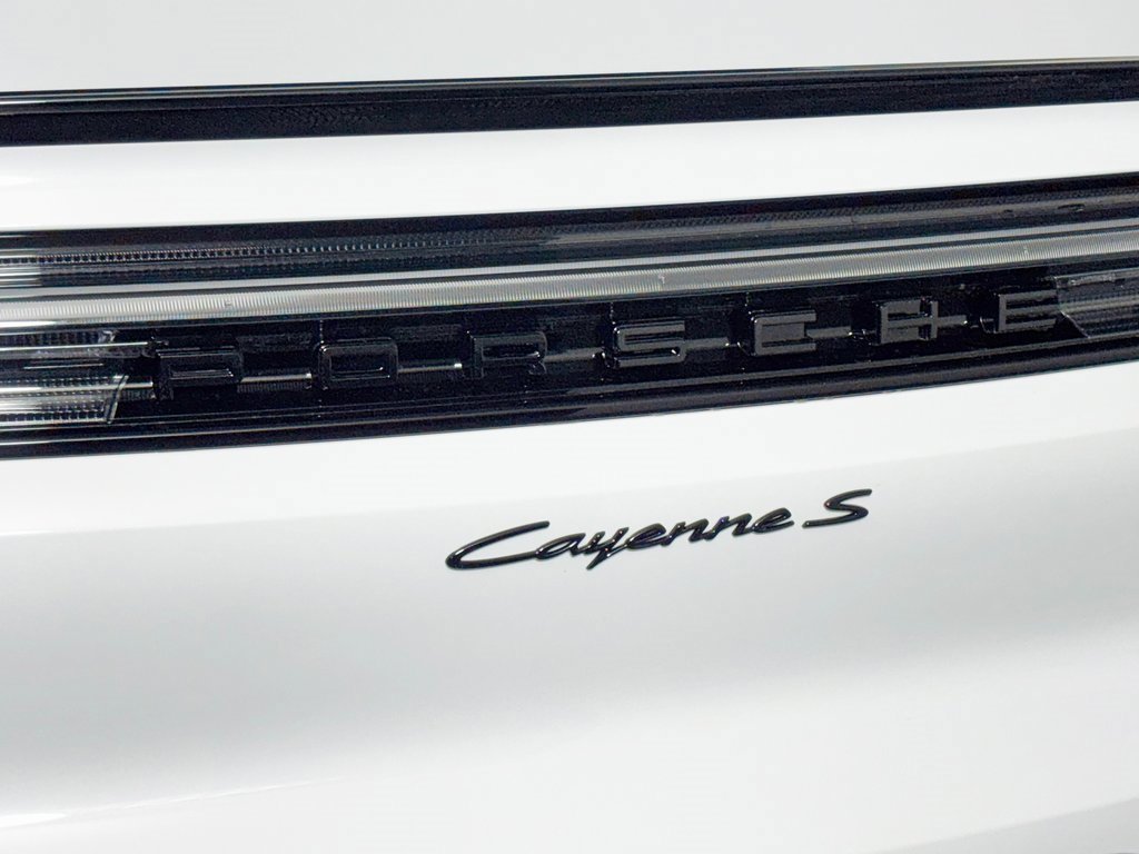 New 2026 Porsche Cayenne S image 13
