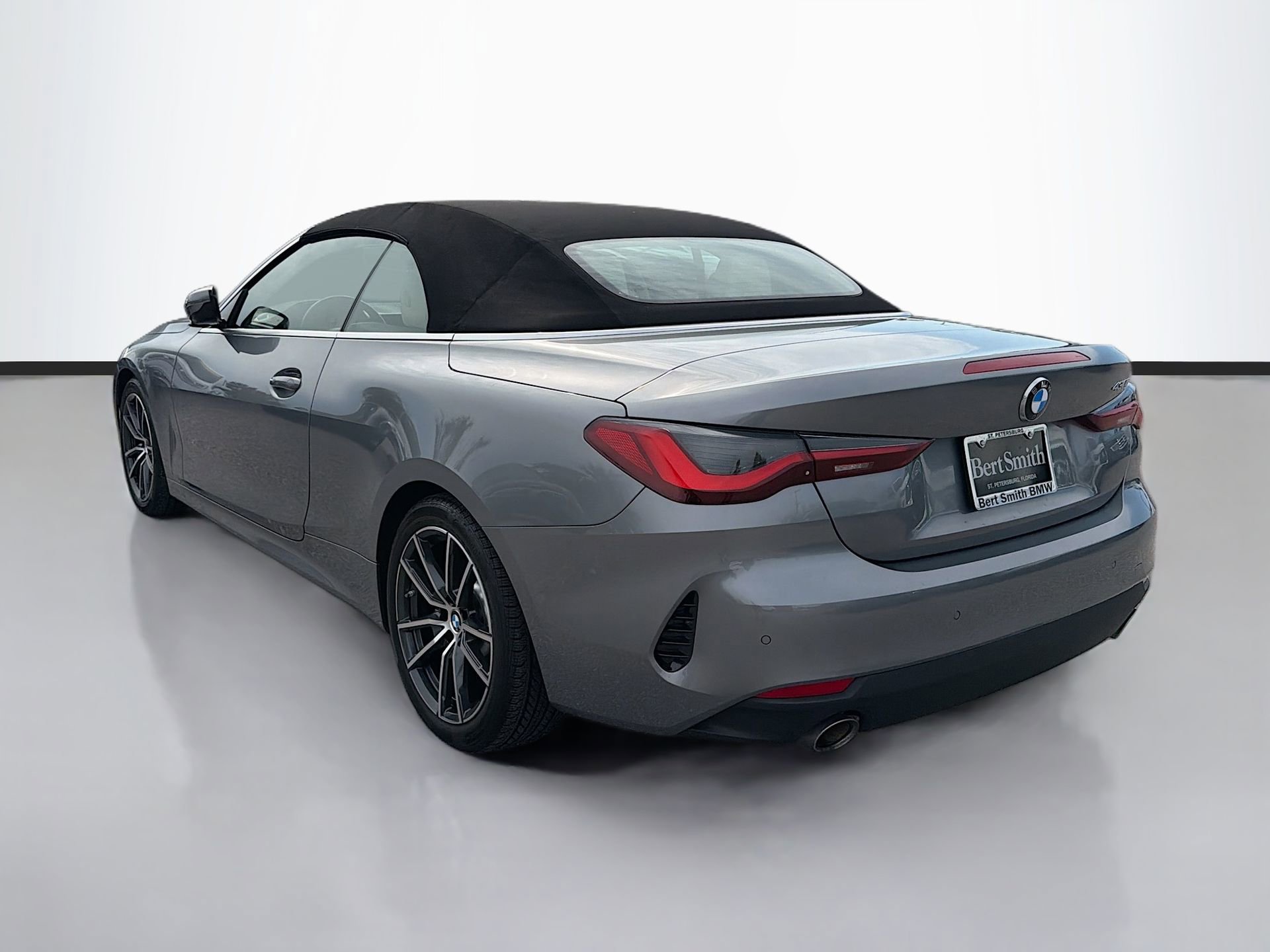Used 2023 BMW 430i Convertible w/ Convenience Package image 5