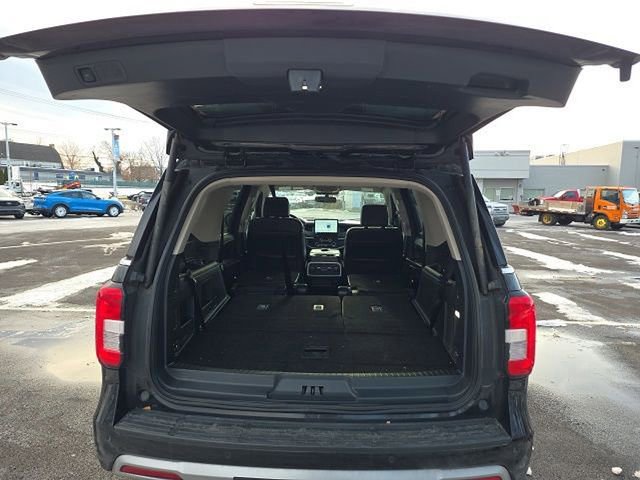 Certified 2024 Ford Expedition XLT image 9