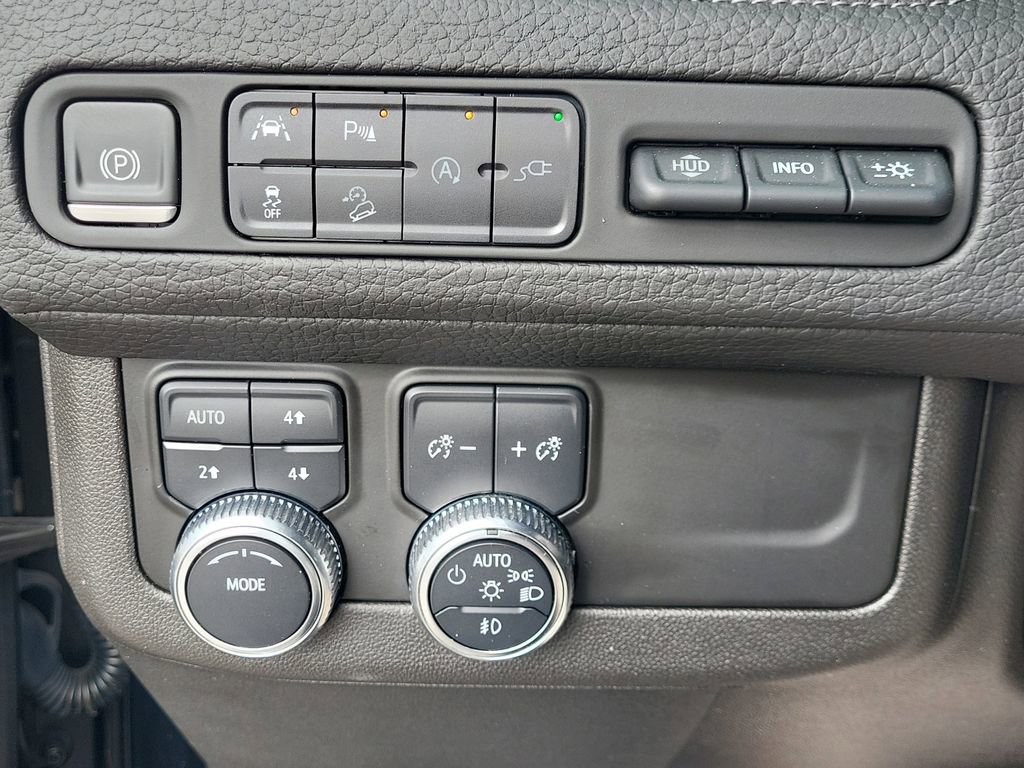 Used 2021 GMC Yukon Denali w/ Denali Premium Package image 23