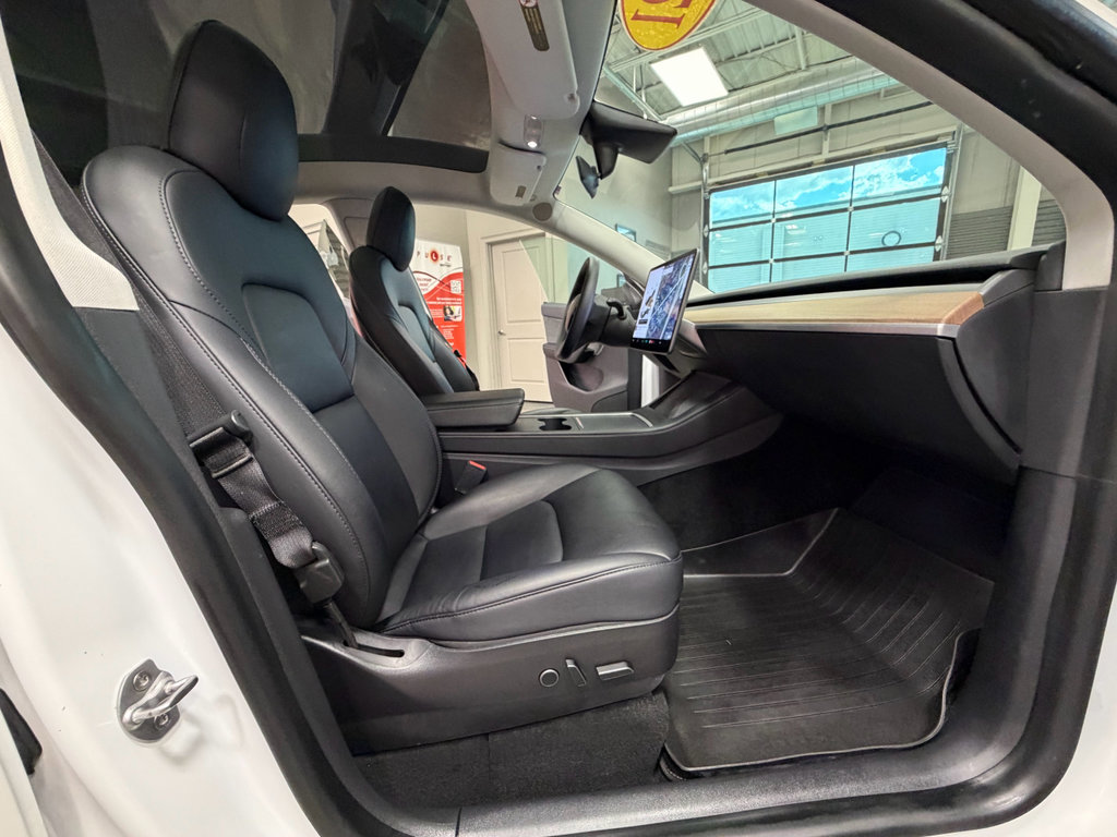 Used 2021 Tesla Model Y Long Range AWD/4WD image 43