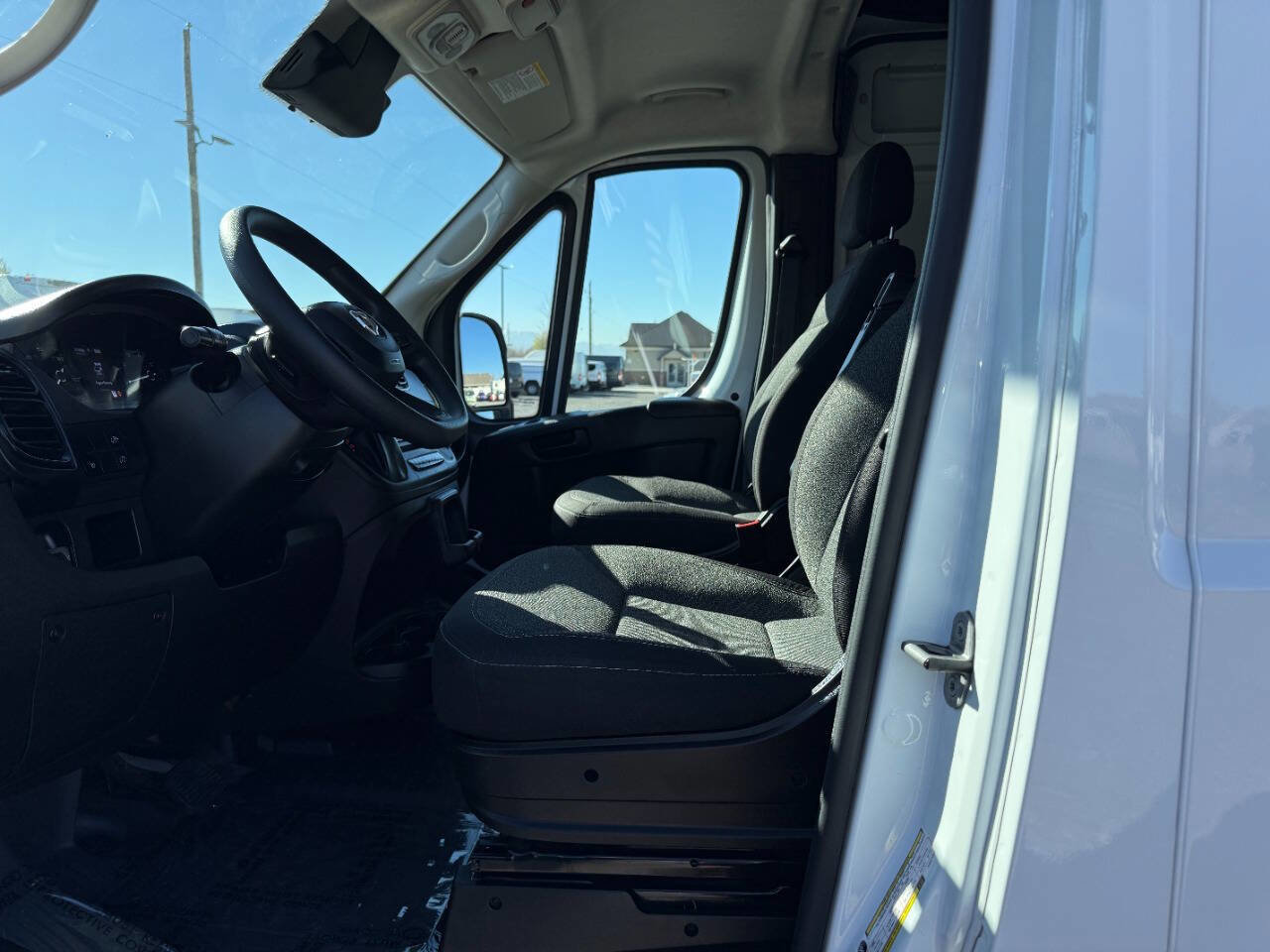 Used 2025 RAM ProMaster 2500 w/ Convenience Group image 15