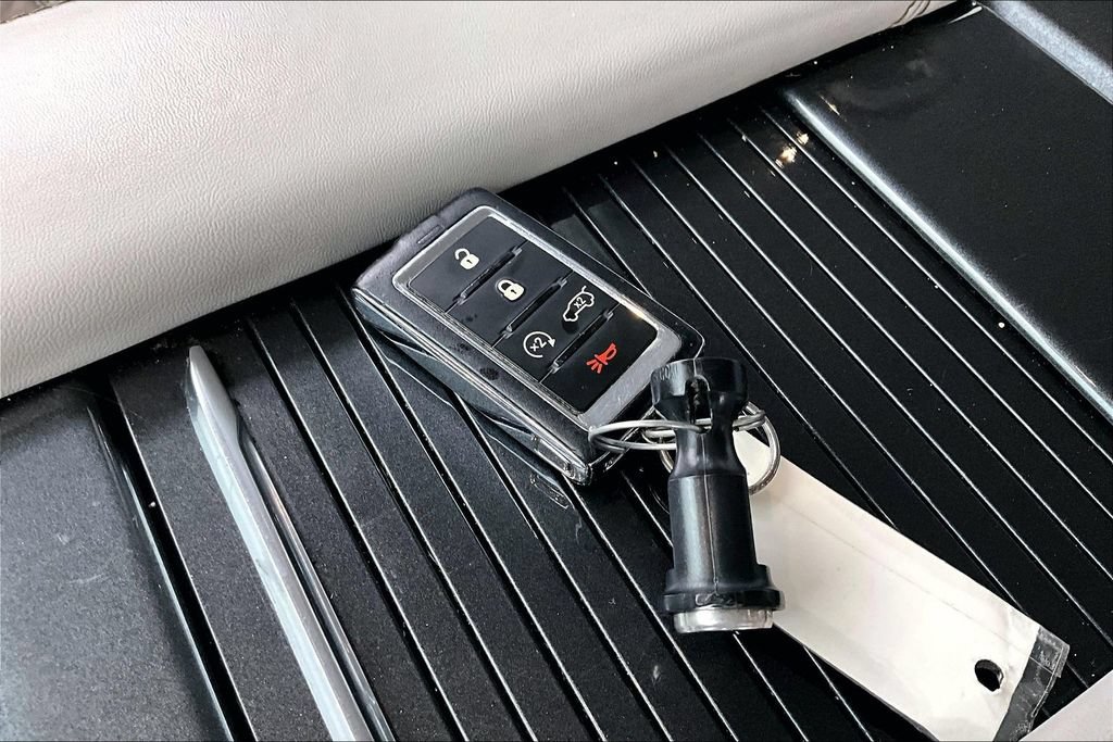 Used 2022 Jeep Wagoneer Series I RWD image 13