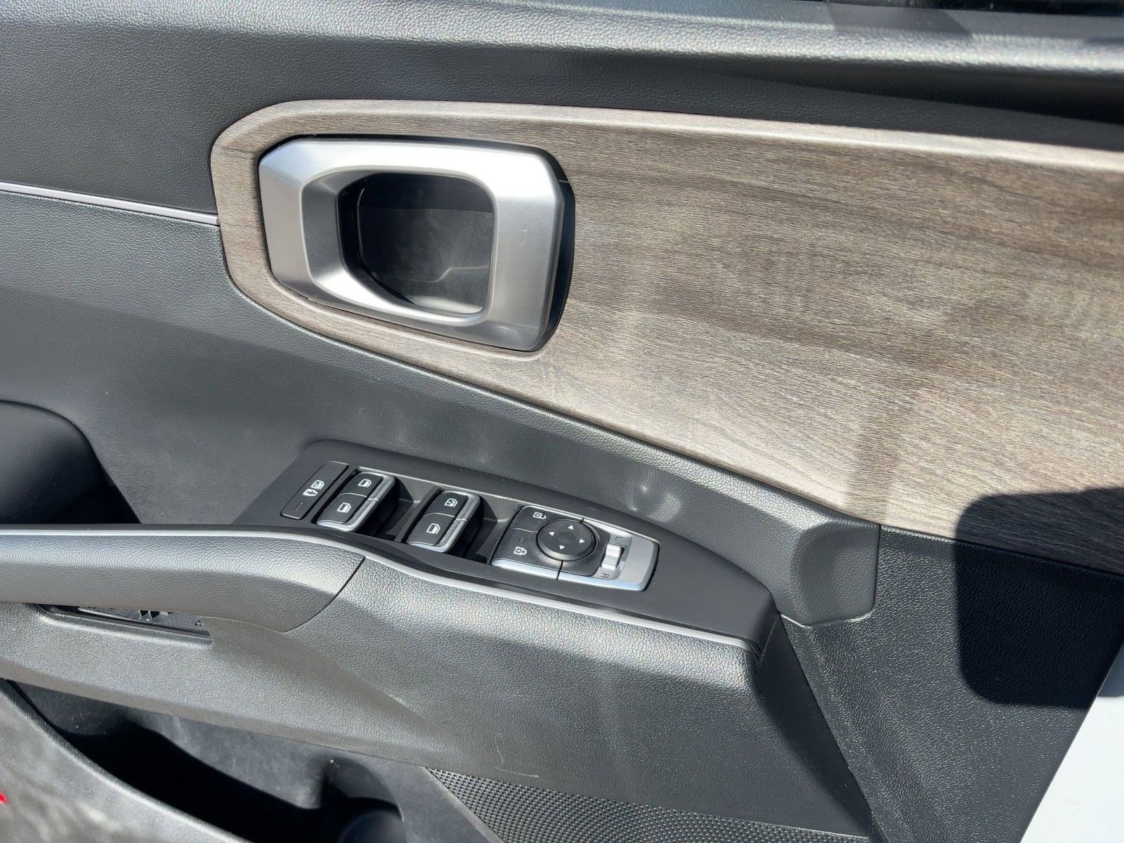 Used 2022 Kia Sorento S w/ Panoramic Sunroof Package image 13