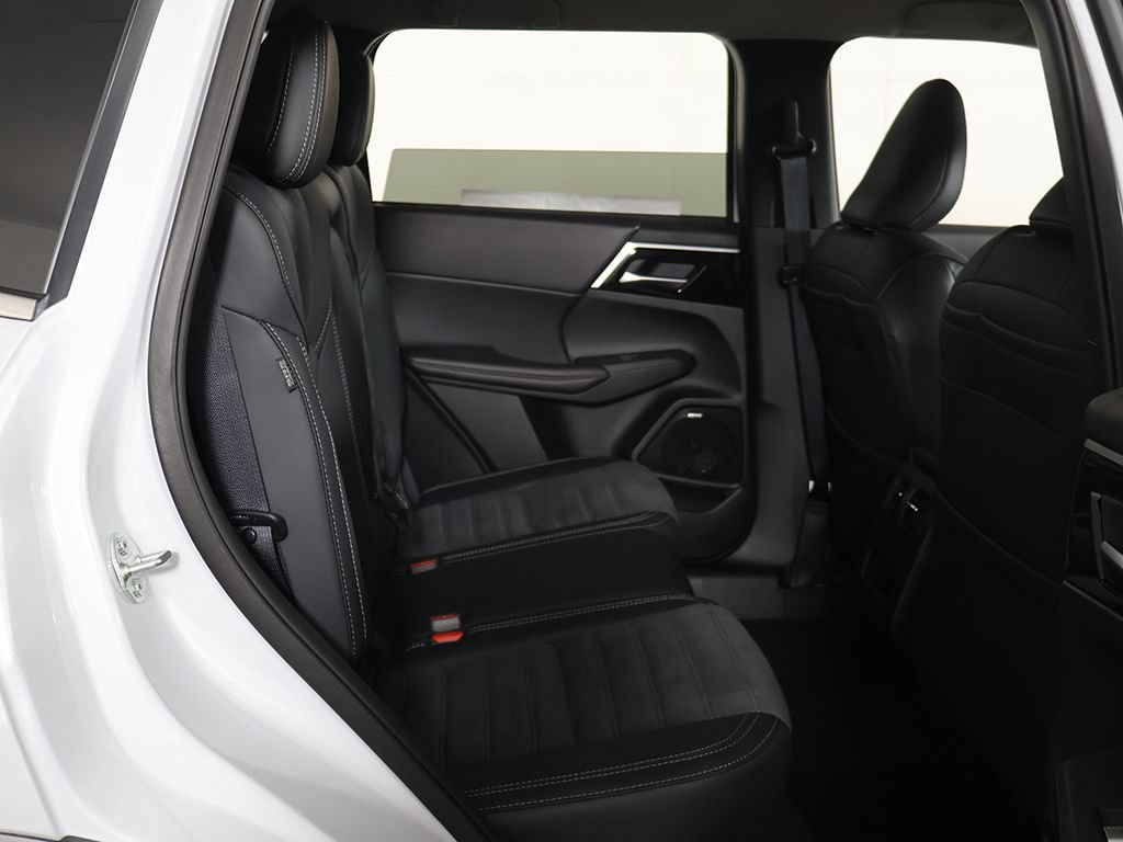 New 2026 Mitsubishi Outlander SE AWD/4WD image 33
