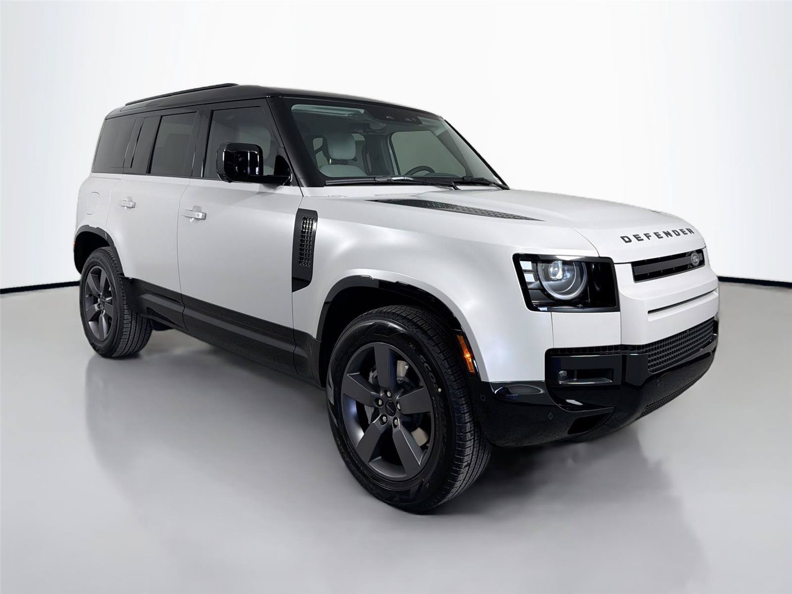 New 2026 Land Rover Defender 110 X-Dynamic SE AWD/4WD image 3