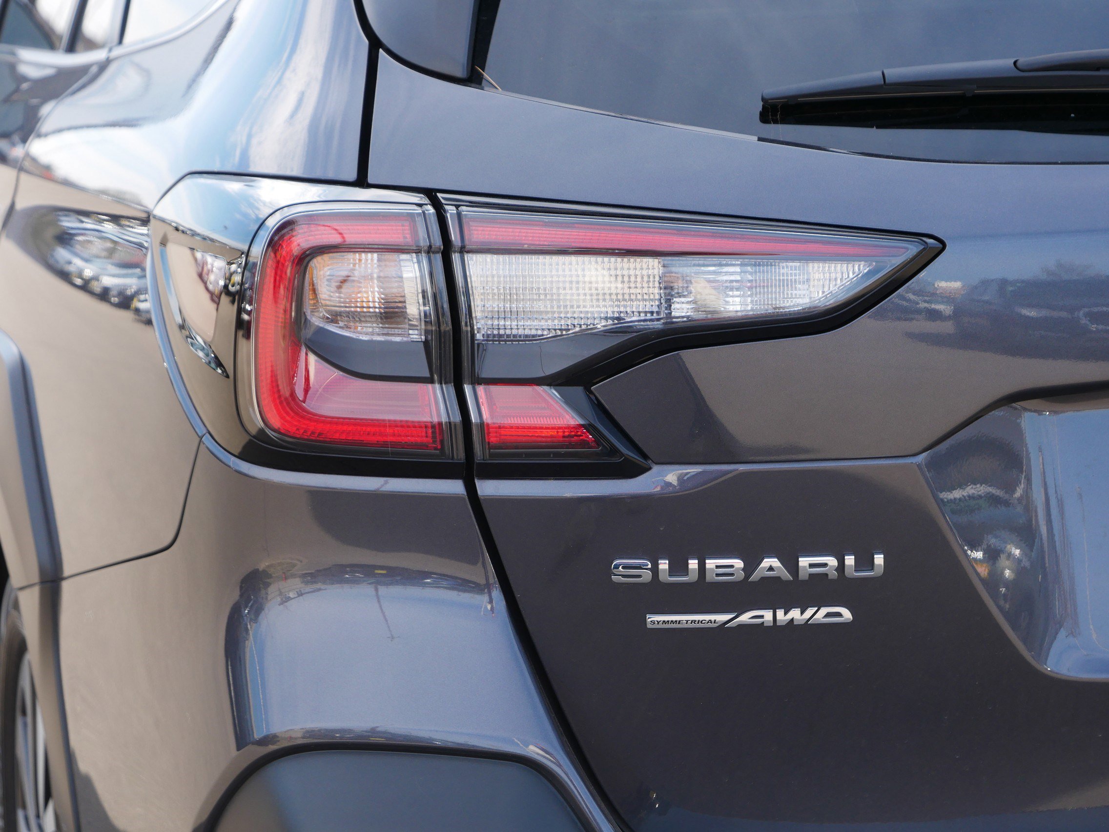 Certified 2025 Subaru Outback Premium AWD/4WD image 17