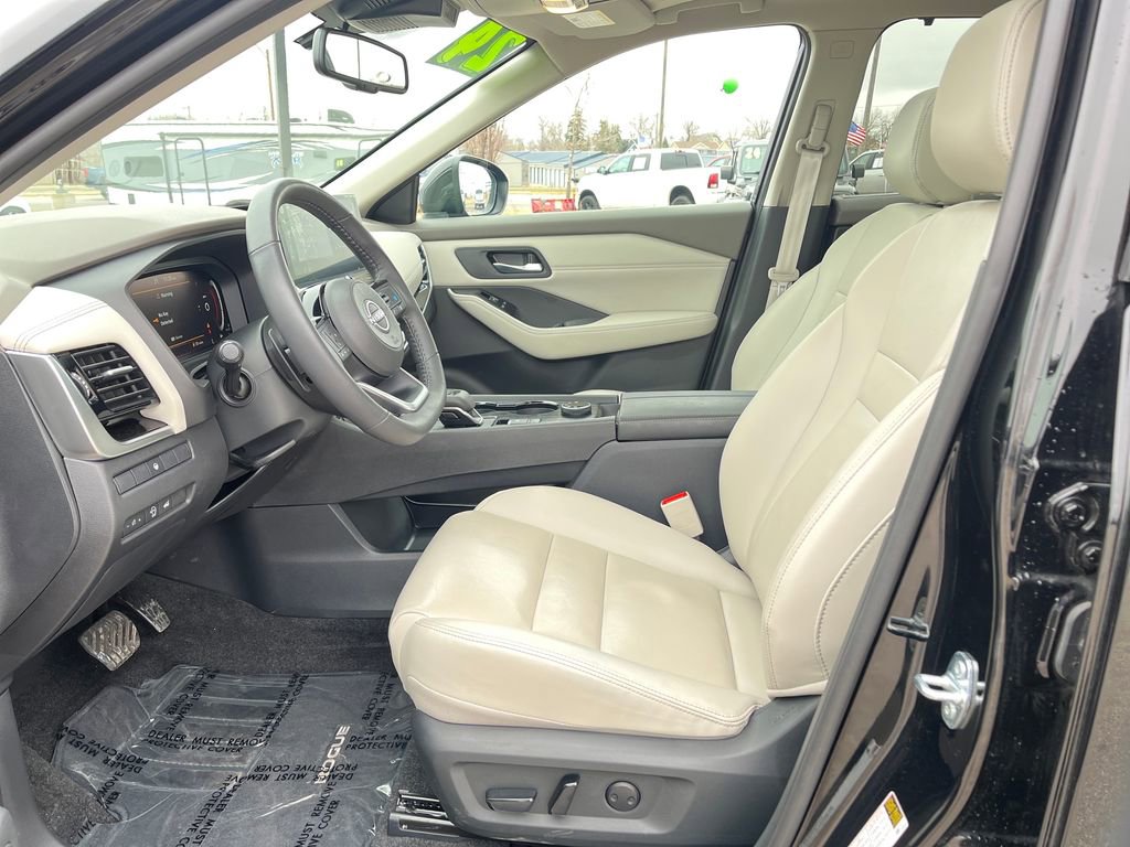 Used 2024 Nissan Rogue SL w/ SL Premium Package image 23