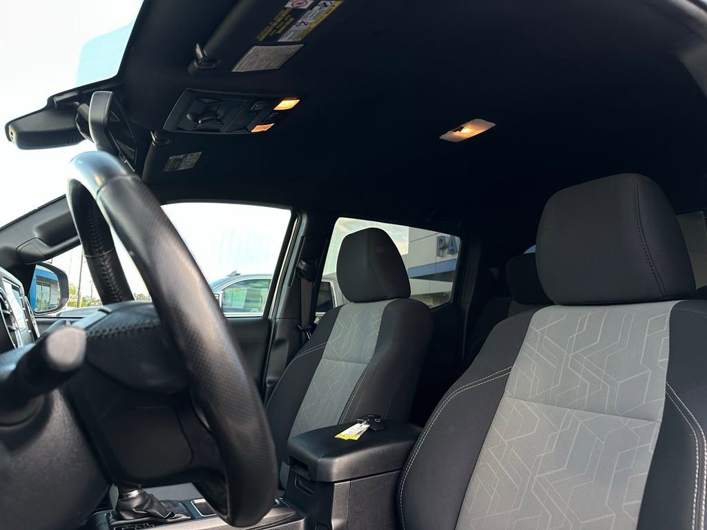 Used 2020 Toyota Tacoma TRD Off-Road w/ Technology Package image 14