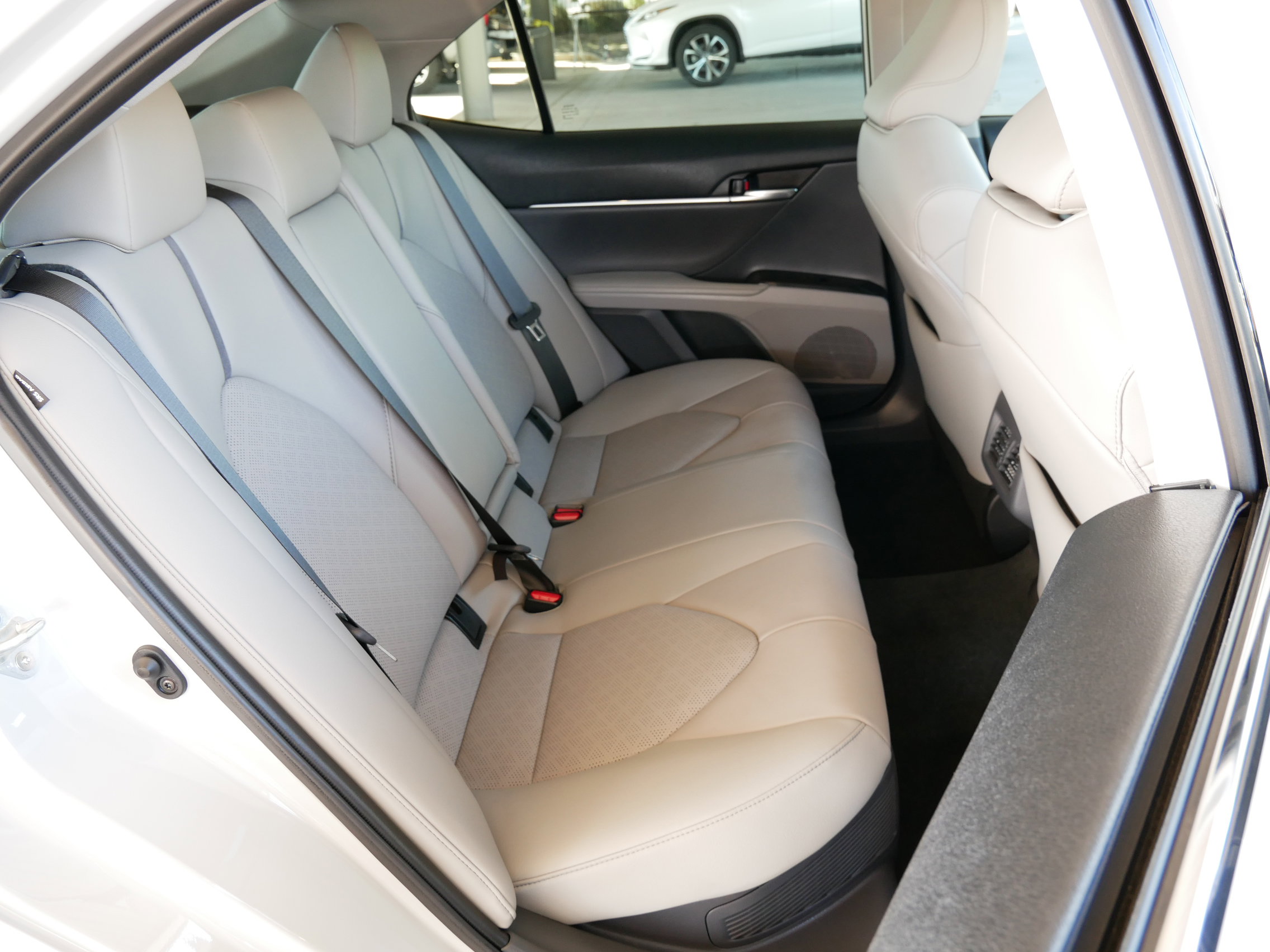 Used 2022 Toyota Camry XSE image 14