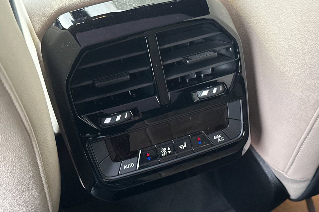 New 2026 BMW iX xDrive60 w/ Premium Package image 11