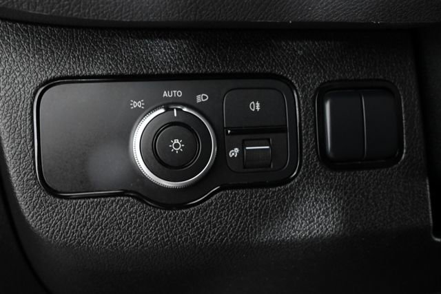 Used 2025 Mercedes-Benz Sprinter 2500 image 19