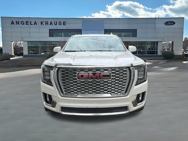 Used 2024 GMC Yukon Denali w/ Advanced Technology Package AWD/4WD image 2