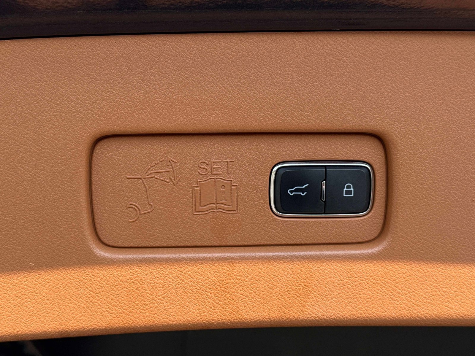 Used 2020 Lincoln Aviator Black Label w/ Class IV Trailer Tow Package image 14