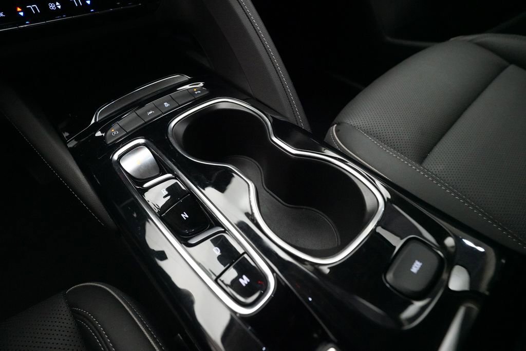 Used 2023 Buick Envision Essence FWD image 17