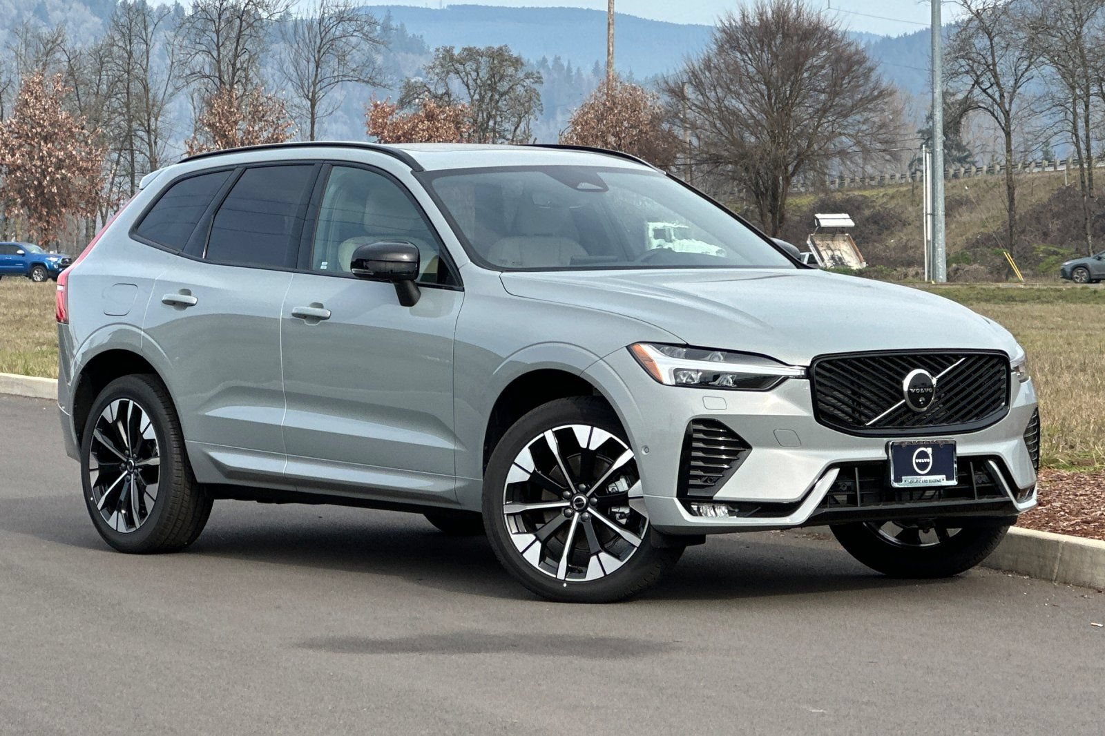 Used 2026 Volvo XC60 B5 Plus w/ Protection Package Premier AWD/4WD image 1