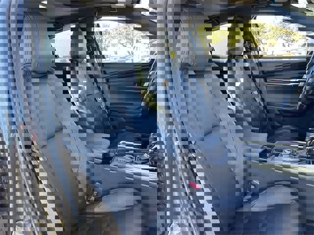 Used 2019 MAZDA MAZDA3 Hatchback w/ Premium Package image 27