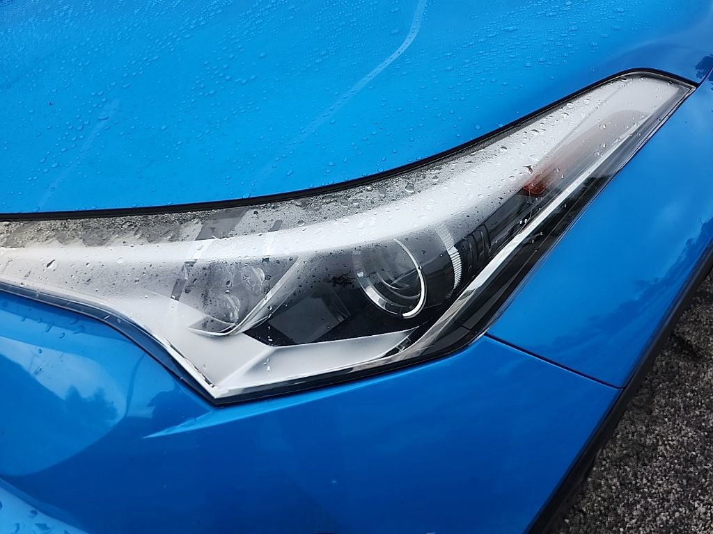 Used 2019 Toyota C-HR XLE FWD image 12