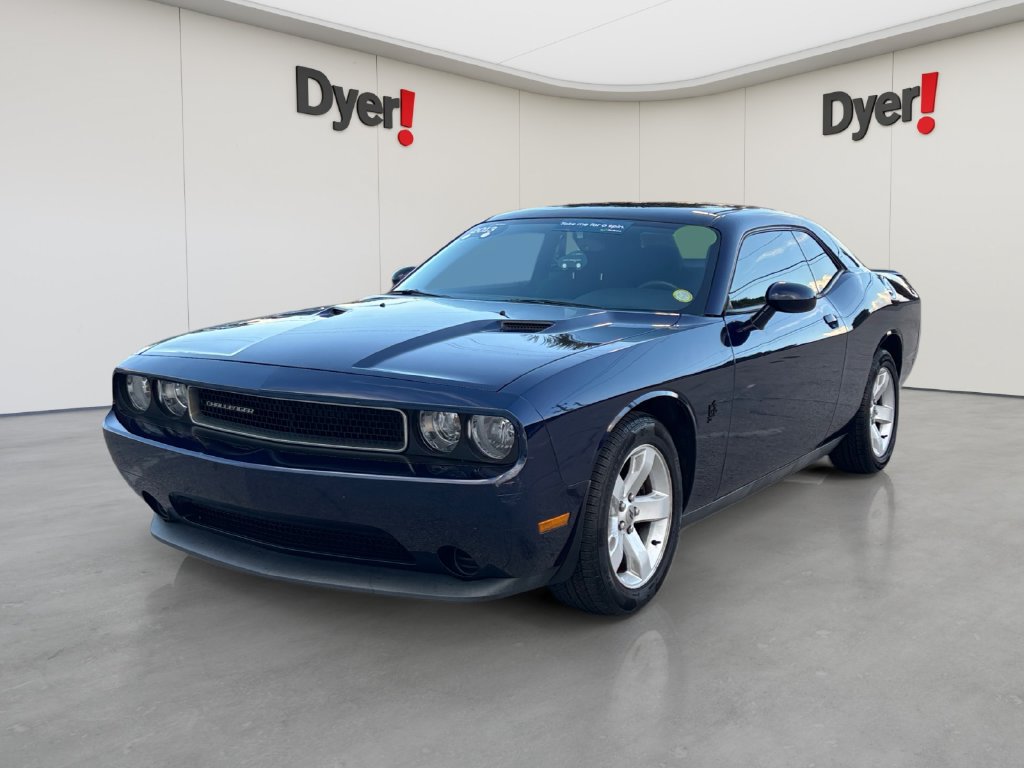 Used 2013 Dodge Challenger SXT RWD image 1