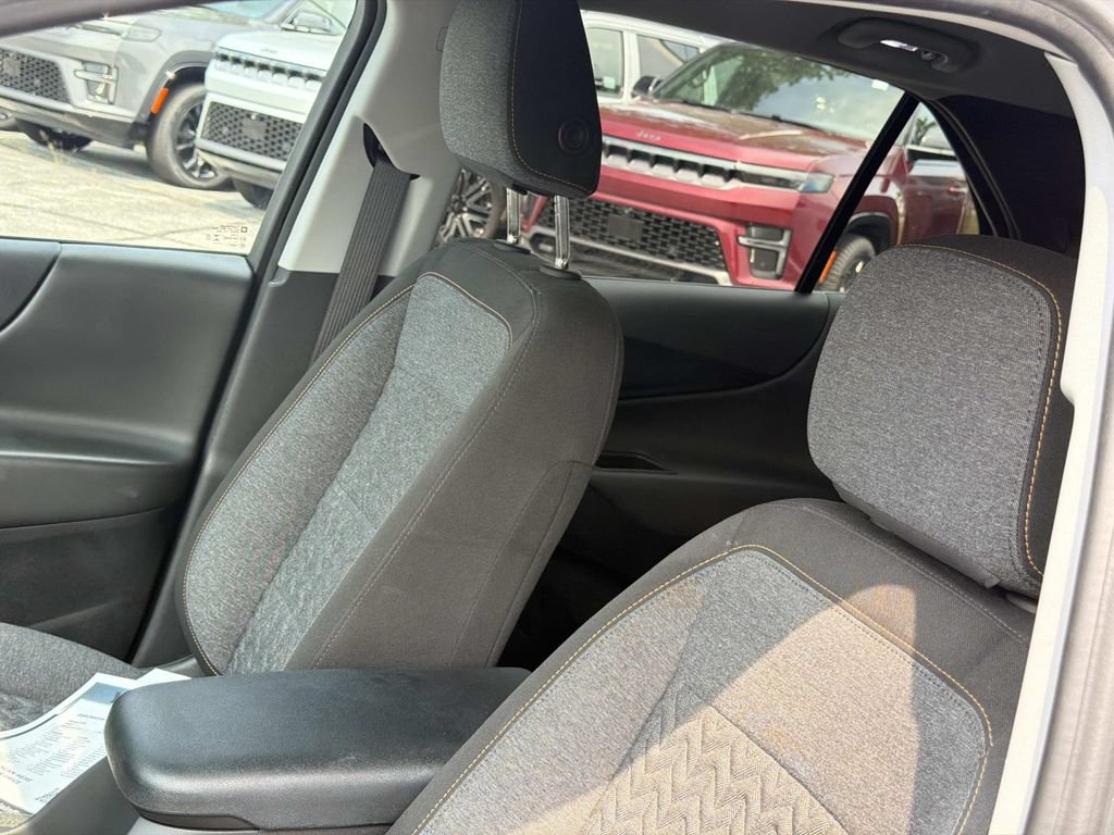 Used 2024 Chevrolet Equinox LT FWD image 17