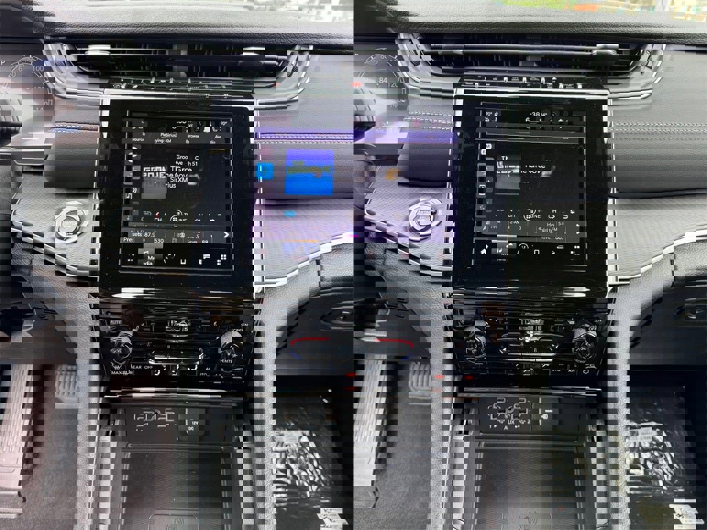 New 2025 Jeep Grand Cherokee L Laredo w/ Luxury Tech Group I image 27