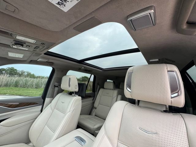 Used 2023 Cadillac Escalade Sport Platinum w/ LPO, Floor Liner Package image 27