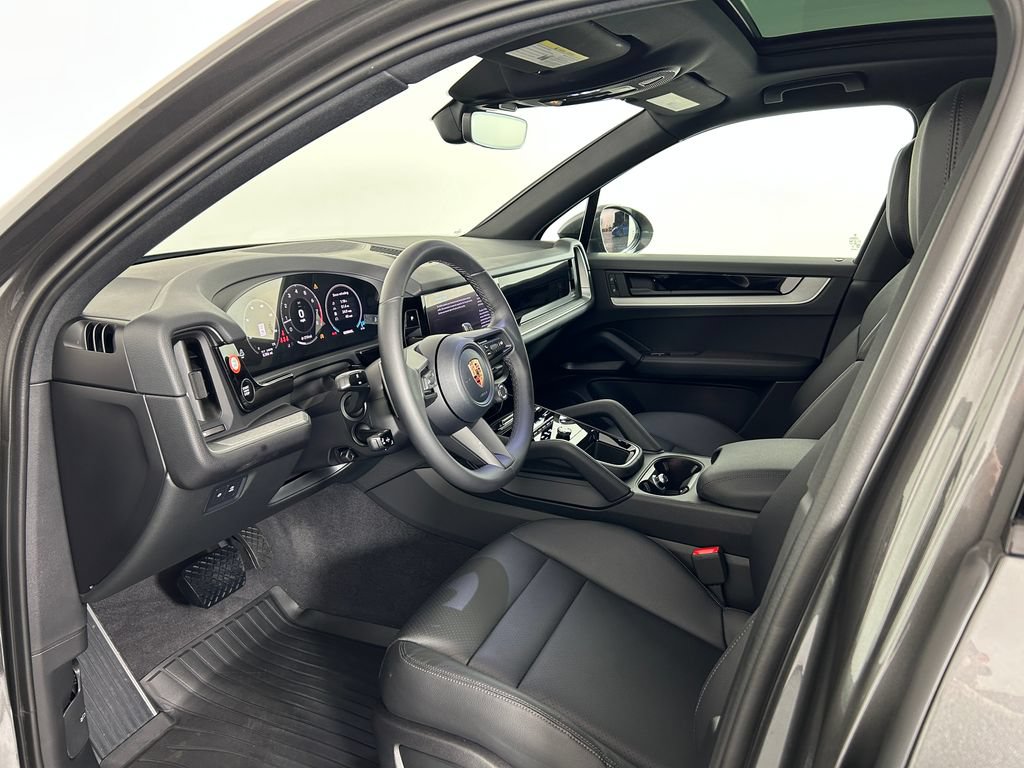Certified 2026 Porsche Cayenne AWD/4WD image 4