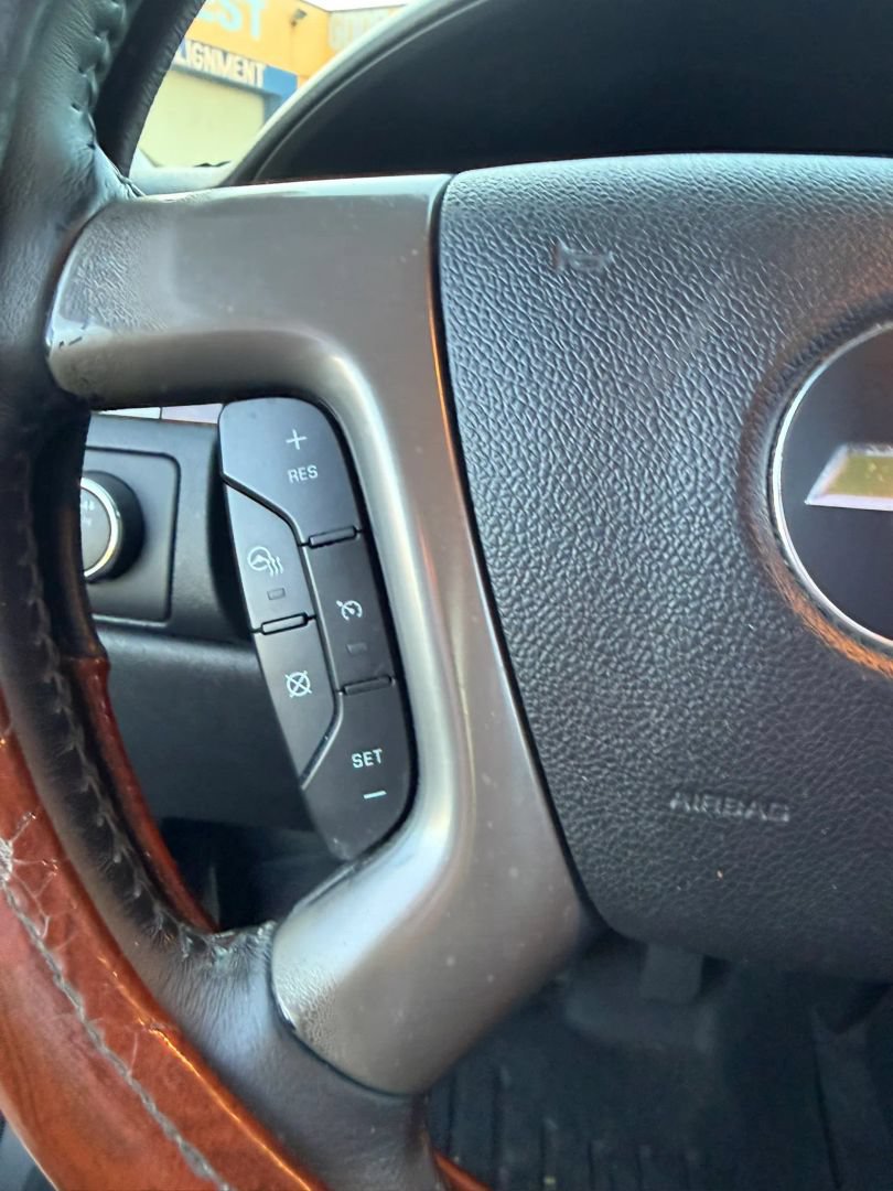Used 2012 Chevrolet Tahoe LTZ AWD/4WD image 24
