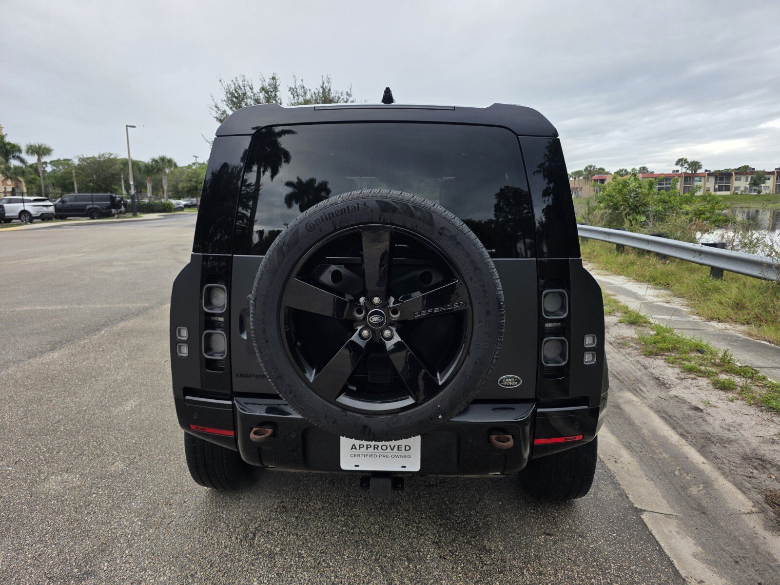 Used 2023 Land Rover Defender 110 X AWD/4WD image 6