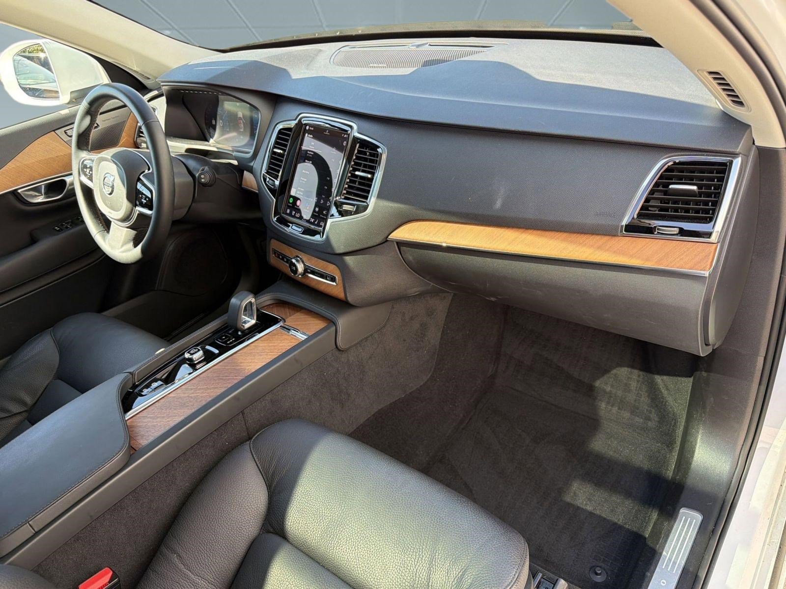 Used 2024 Volvo XC90 B6 Plus w/ Protection Package Premier AWD/4WD image 30