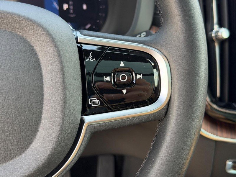 Used 2023 Volvo XC60 B5 Ultimate w/ Climate Package AWD/4WD image 22
