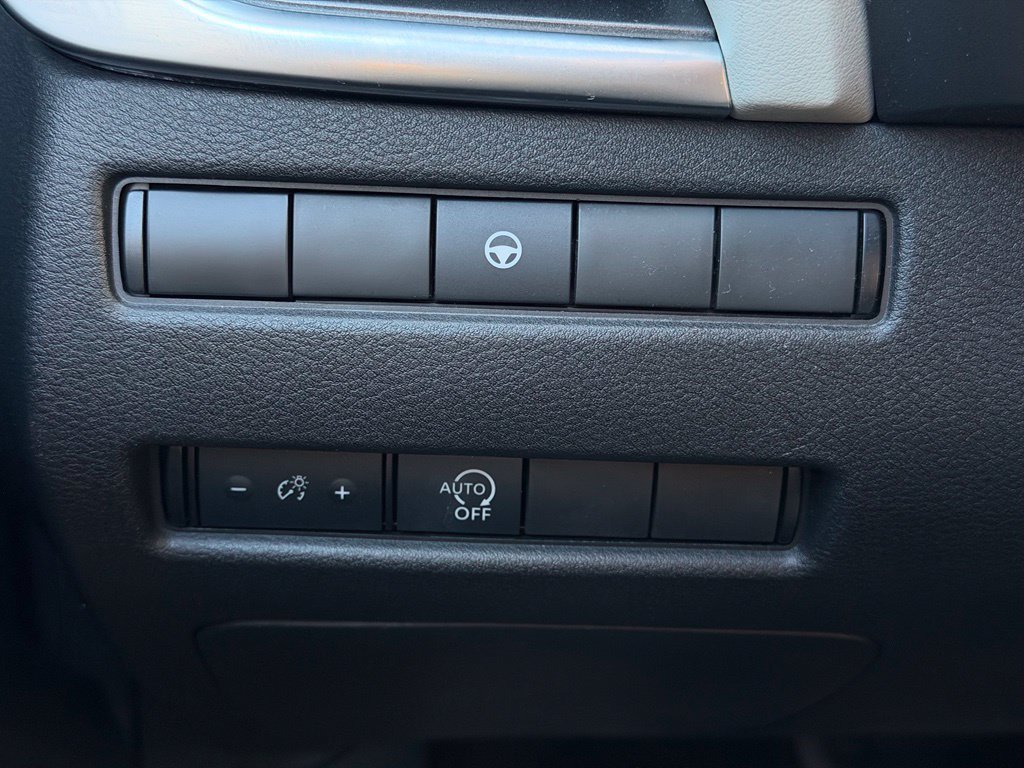Used 2023 Nissan Rogue SV FWD image 27