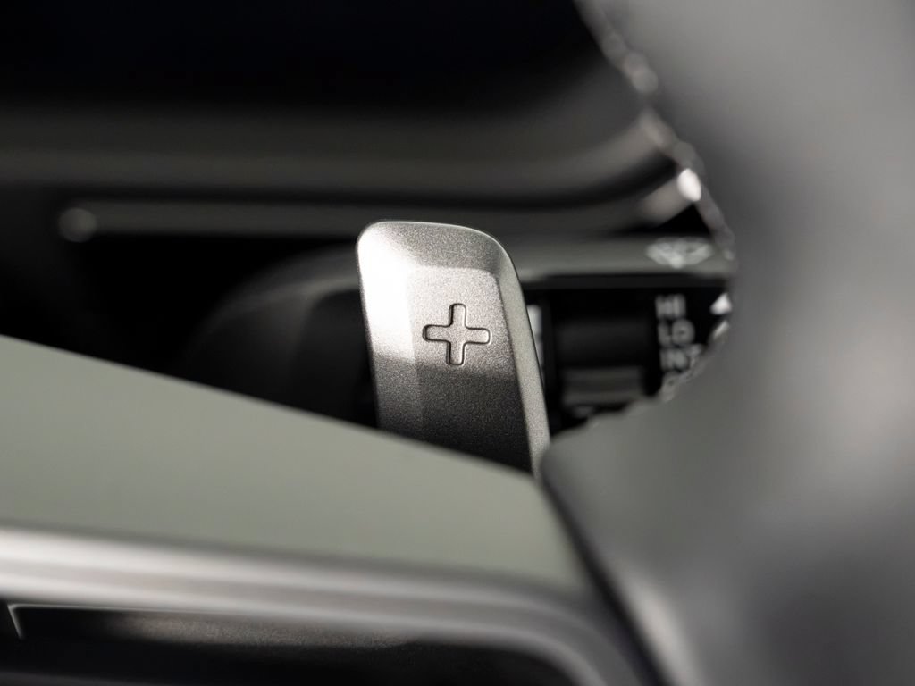 New 2026 Porsche Cayenne Coupe AWD/4WD image 28