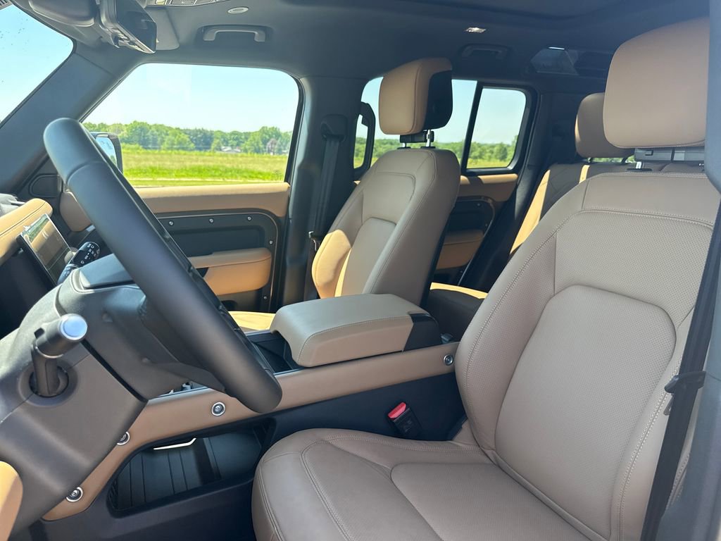 New 2026 Land Rover Defender 110 X-Dynamic SE AWD/4WD image 10